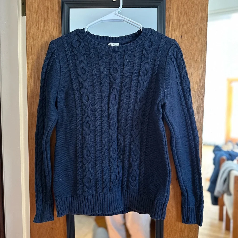 L.L. Bean Cable knit Sweater - Picture 1 of 7